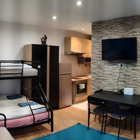 Blue Apartment In City Center, Best Location Братислава Экстерьер фото