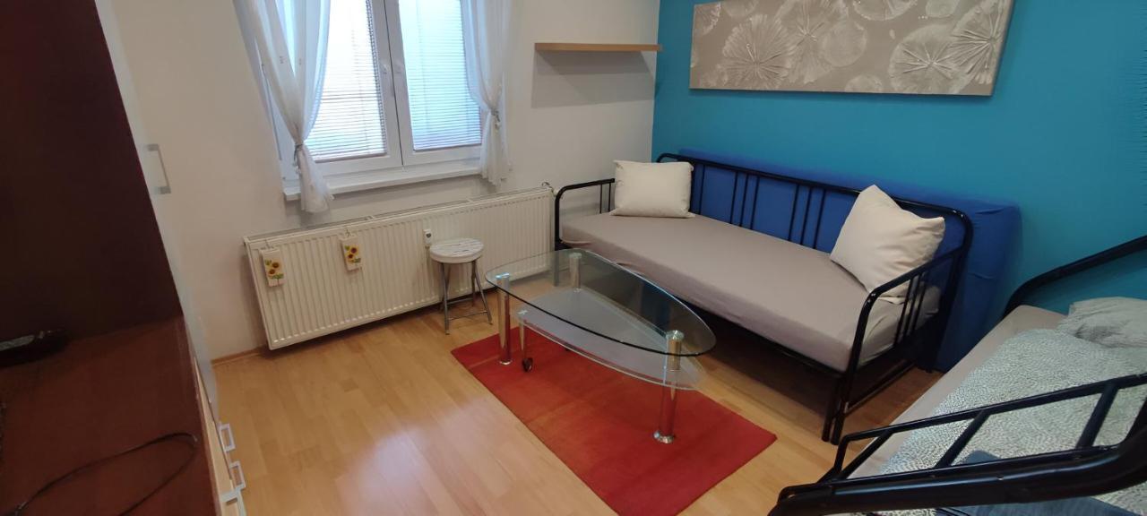 Blue Apartment In City Center, Best Location Братислава Экстерьер фото