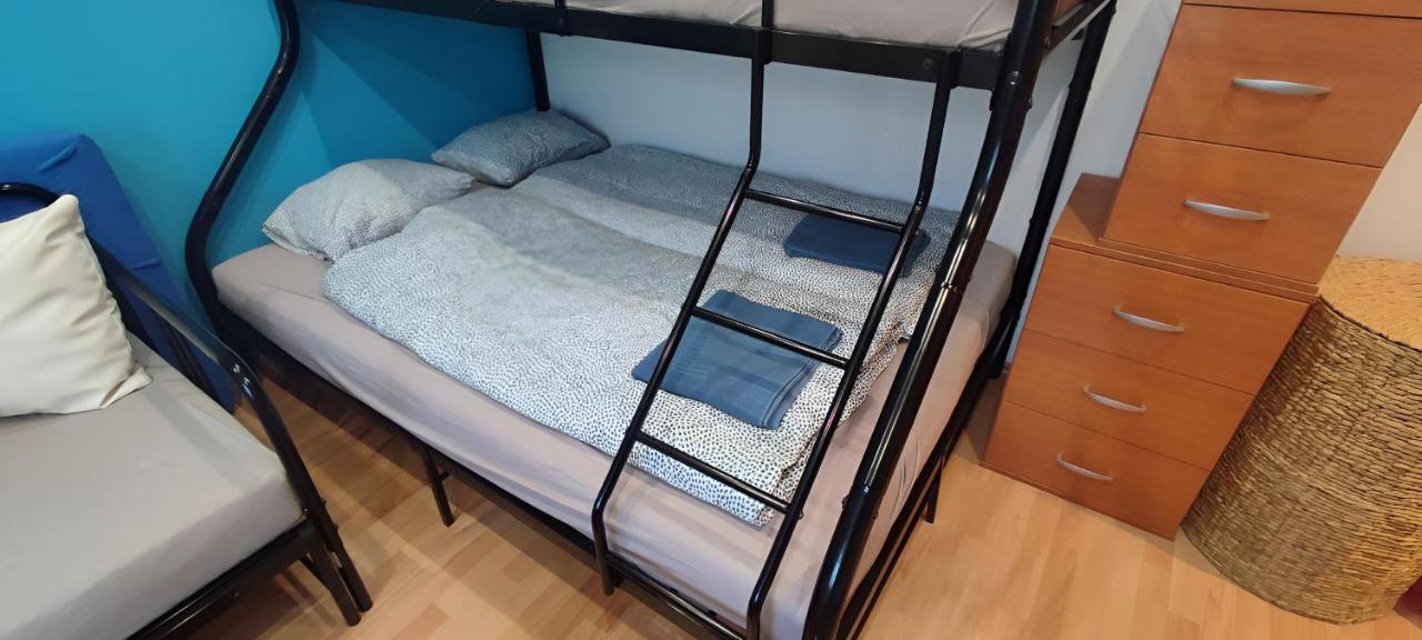 Blue Apartment In City Center, Best Location Братислава Экстерьер фото